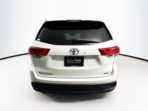 Used 2019 Toyota Highlander XLE image 7