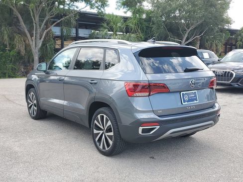 Certified 2022 Volkswagen Taos SE FWD image 7