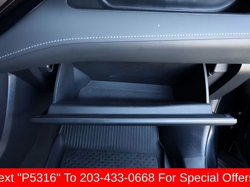 Used 2023 Toyota Highlander XLE AWD/4WD image 44