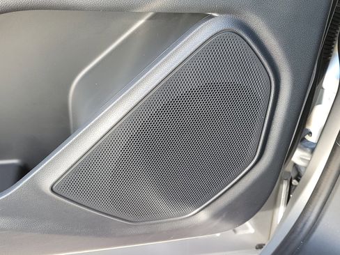 Used 2022 Ford Explorer XLT image 30