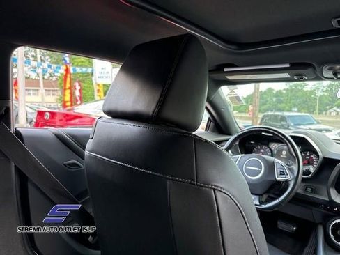 Used 2018 Chevrolet Camaro SS image 21