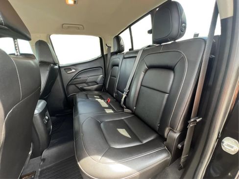 Used 2019 Chevrolet Colorado Z71 w/ Z71 Midnight Edition AWD/4WD image 17