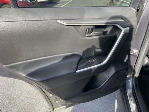 Used 2020 Toyota RAV4 LE image 20