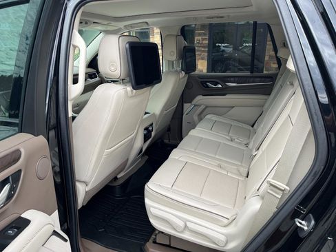 Used 2021 GMC Yukon Denali w/ Denali Ultimate Package AWD/4WD image 5