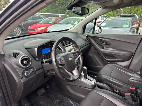 Used 2016 Chevrolet Trax LT w/ LT Convenience Package FWD image 7