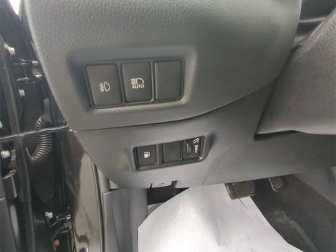 Used 2018 Toyota C-HR XLE image 14