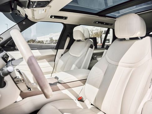 Used 2024 Land Rover Range Rover Long Wheelbase SE image 45