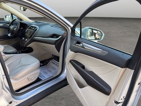 Used 2018 Lincoln MKC Premiere image 17