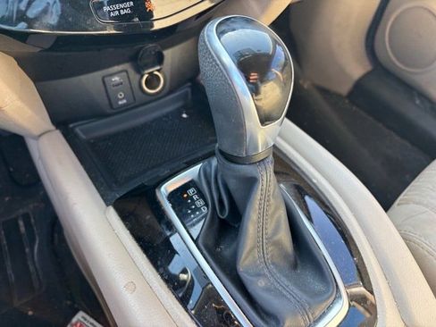 Used 2017 Nissan Rogue S image 21