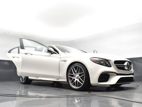Used 2018 Mercedes-Benz E 63 AMG S image 29