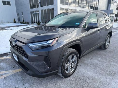 Used 2022 Toyota RAV4 XLE image 1
