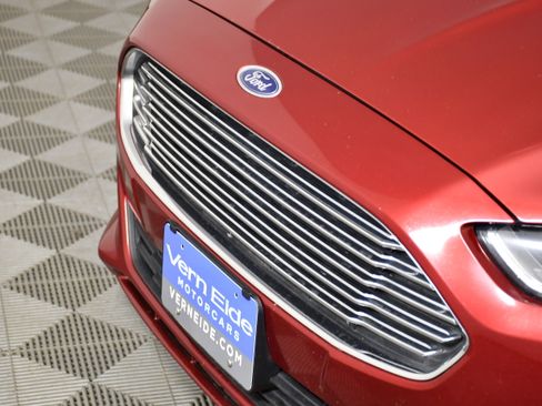 Used 2016 Ford Fusion SE FWD image 11