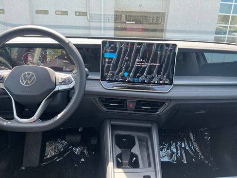 New 2026 Volkswagen Tiguan SE AWD/4WD image 11