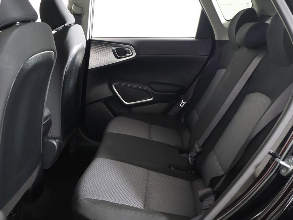 Used 2023 Kia Soul LX w/ LX Technology Package FWD image 26