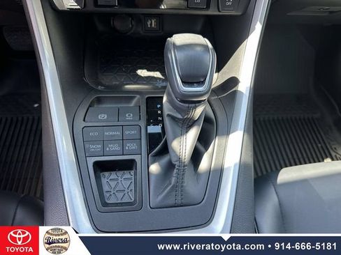 Used 2023 Toyota RAV4 XLE Premium AWD/4WD image 33