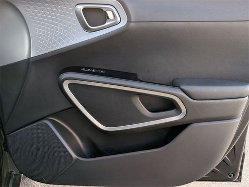 Used 2024 Kia Soul LX w/ Option Group 015 image 30