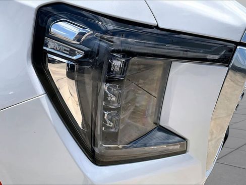 Used 2023 GMC Yukon Denali RWD image 28