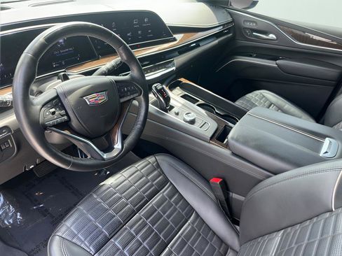 Used 2023 Cadillac Escalade ESV Sport Platinum w/ LPO, ONYX Package AWD/4WD image 38