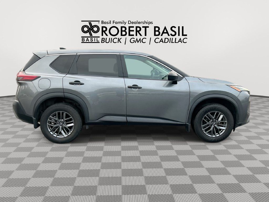 Used 2023 Nissan Rogue S AWD/4WD image 9
