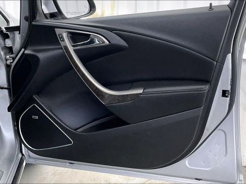 Used 2013 Buick Verano Leather FWD image 21