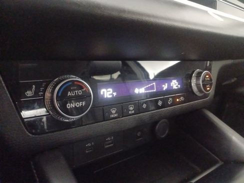Used 2024 Mitsubishi Outlander SE Black Edition FWD image 23