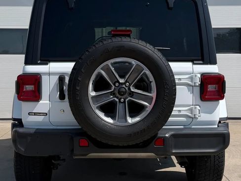 Used 2019 Jeep Wrangler Unlimited Sahara w/ LED Lighting Group AWD/4WD image 26