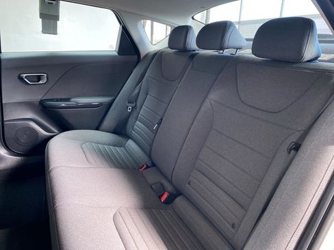 Certified 2025 Kia K4 EX image 33