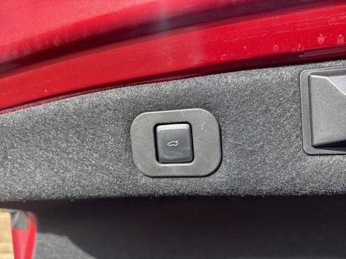 Used 2019 Lincoln Continental Select image 42