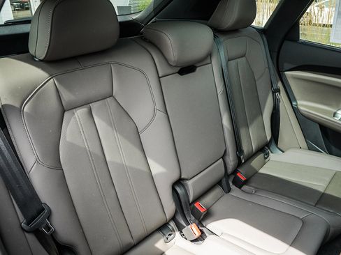 New 2025 Audi Q5 Premium Plus image 18