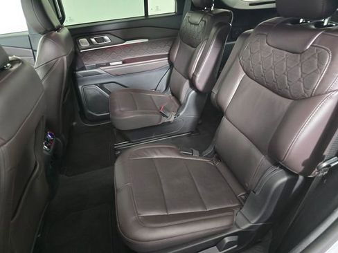 Certified 2025 Ford Explorer Platinum w/ LUX Leather Package AWD/4WD image 19