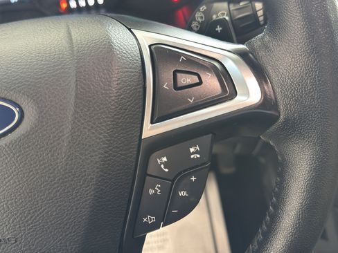 Used 2019 Ford Edge SEL w/ Equipment Group 201A AWD/4WD image 18