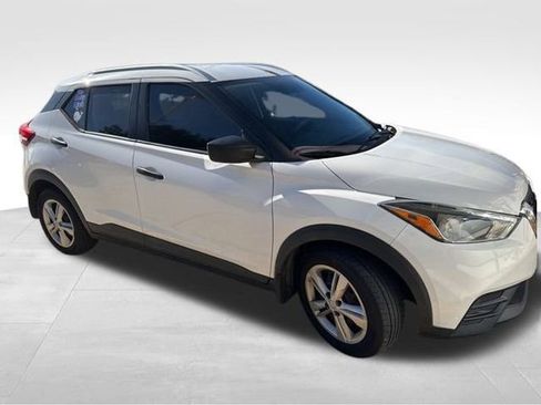 Used 2019 Nissan Kicks S w/ Exterior Electronics Package image 5