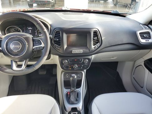 Used 2019 Jeep Compass Latitude FWD image 13