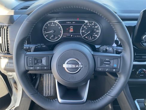 New 2025 Nissan Pathfinder SV w/ Black Appearance Package image 24