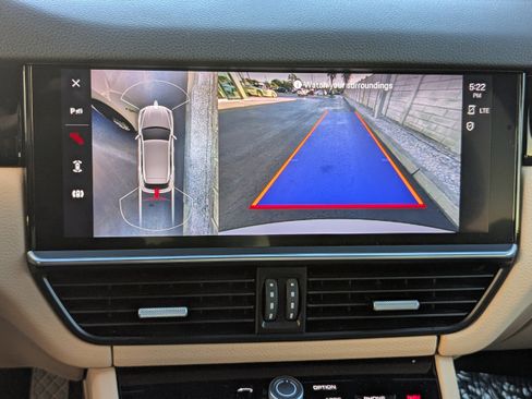 Certified 2022 Porsche Cayenne E-Hybrid image 28