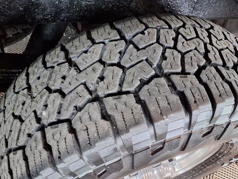 Used 2001 Chevrolet Silverado 2500 LS w/ Off-Road Skid Plate Pkg AWD/4WD image 9