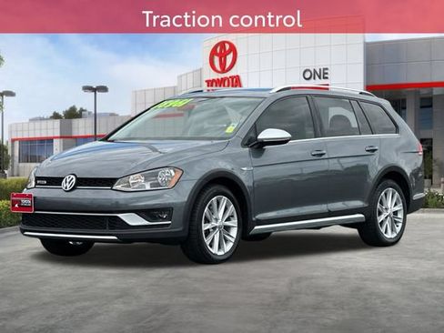 Used 2017 Volkswagen Golf Alltrack SE AWD/4WD image 10
