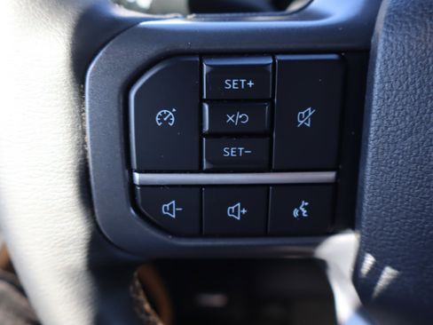 Used 2025 Ford F250 Lariat image 22