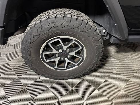 Used 2024 Jeep Wrangler Unlimited Rubicon w/ Convenience Group AWD/4WD image 39