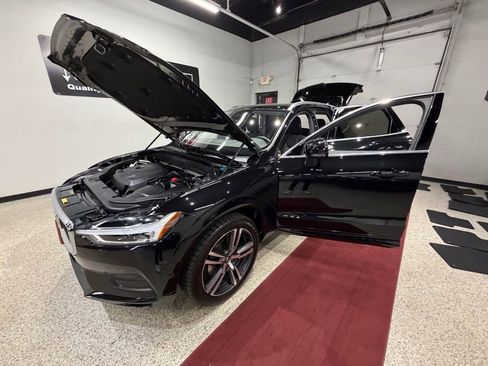 Used 2019 Volvo XC60 T5 Momentum w/ Multimedia Package AWD/4WD image 51