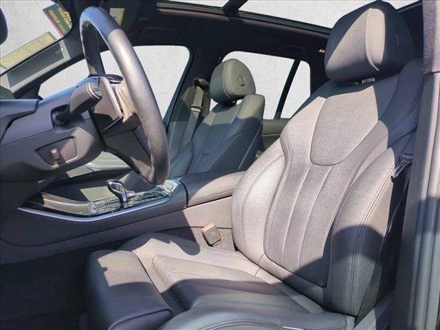 Used 2021 BMW X5 xDrive40i w/ Convenience Package AWD/4WD image 17