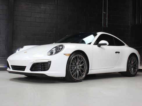 Used 2019 Porsche 911 Carrera image 6