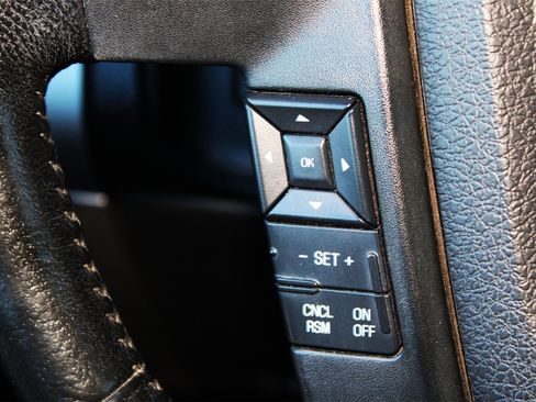 Used 2017 Ford Expedition XLT image 25