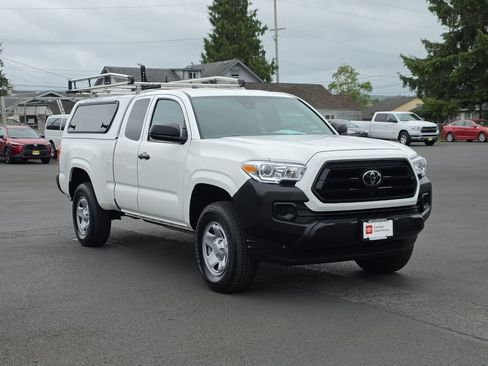 Used 2023 Toyota Tacoma SR RWD image 2