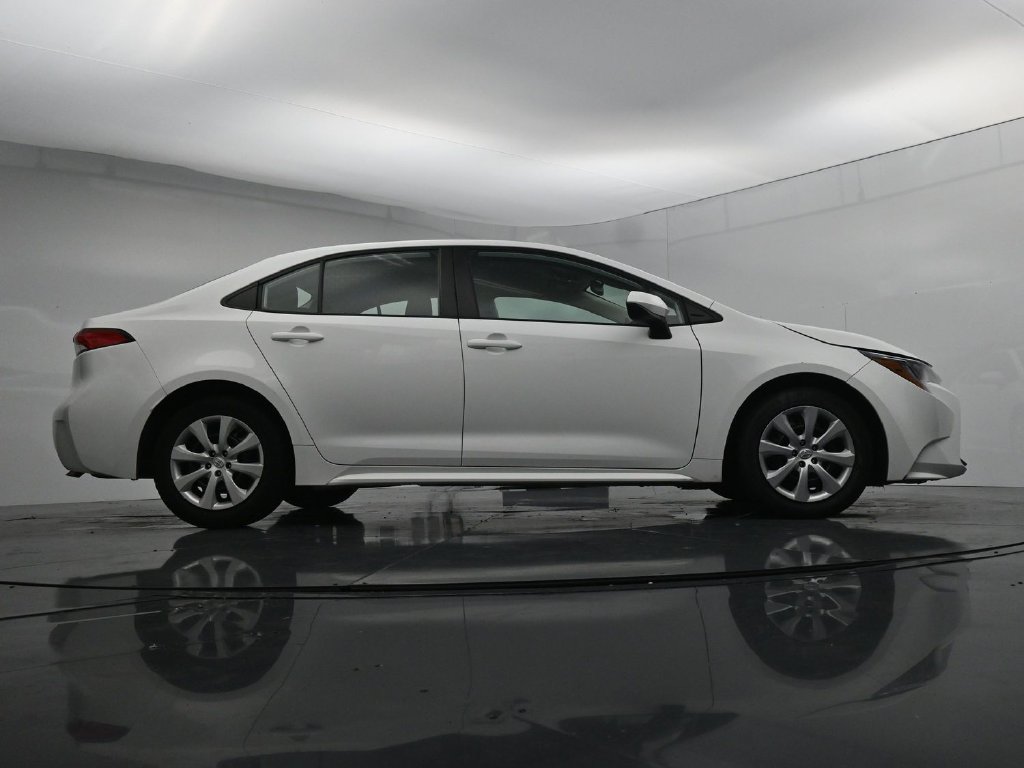Used 2024 Toyota Corolla LE FWD image 39