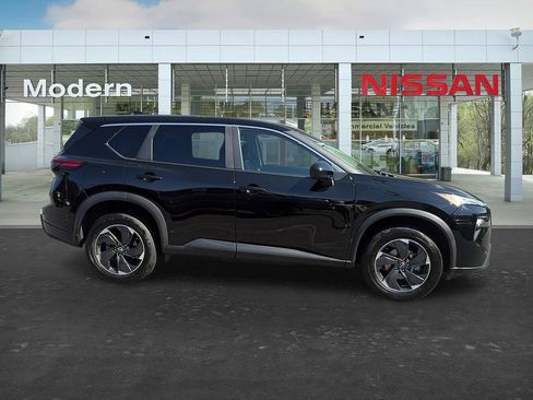 Certified 2025 Nissan Rogue SV AWD/4WD image 6