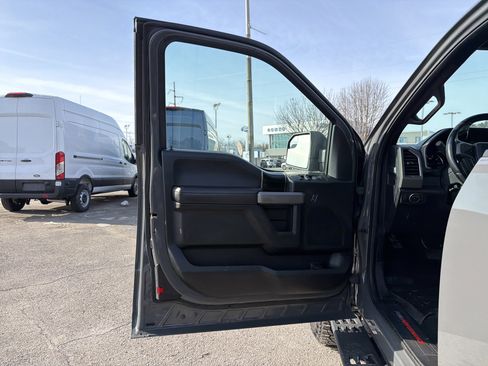 Used 2018 Ford F150 Raptor w/ Equipment Group 801A Mid image 11