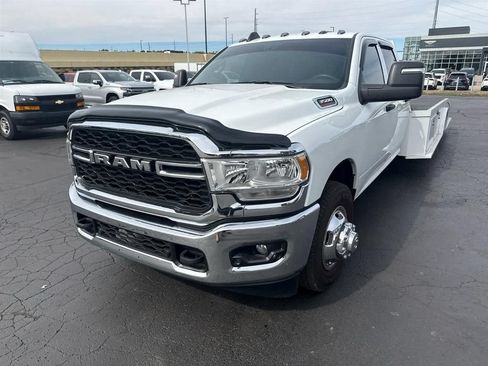 Used 2024 RAM 3500 Tradesman w/ Chrome Appearance Group RWD image 2