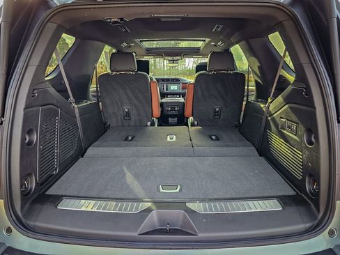 Certified 2023 GMC Yukon Denali Ultimate image 38