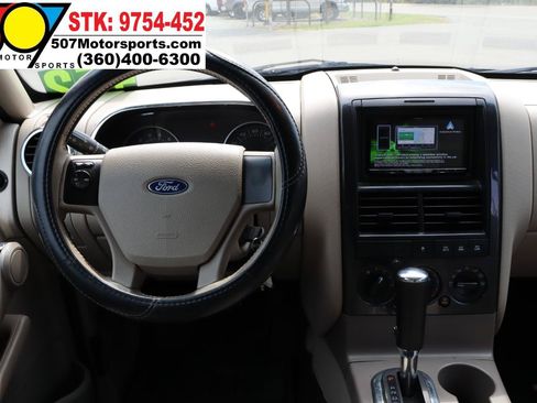 Used 2007 Ford Explorer Sport Trac XLT AWD/4WD image 16